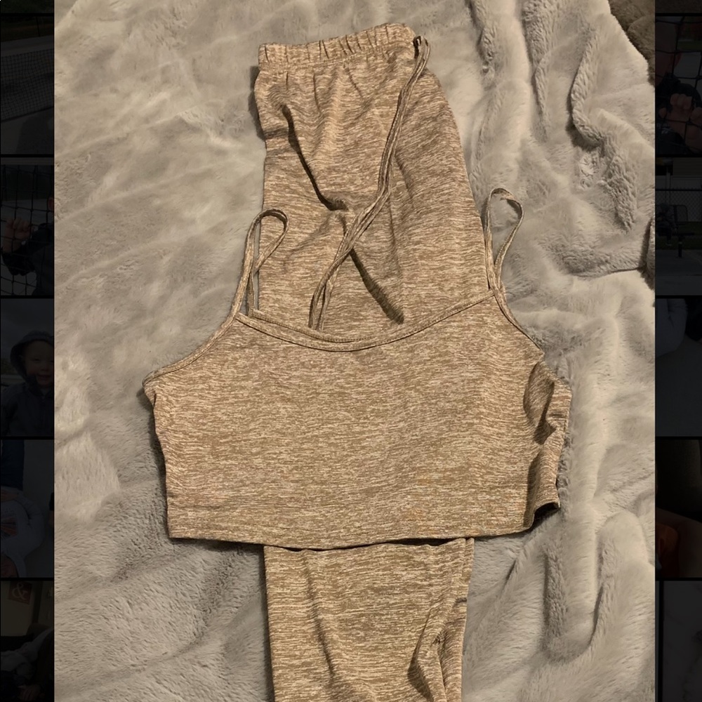 🎉SOLD🎉 2 pc Crop and Skinny Pants set